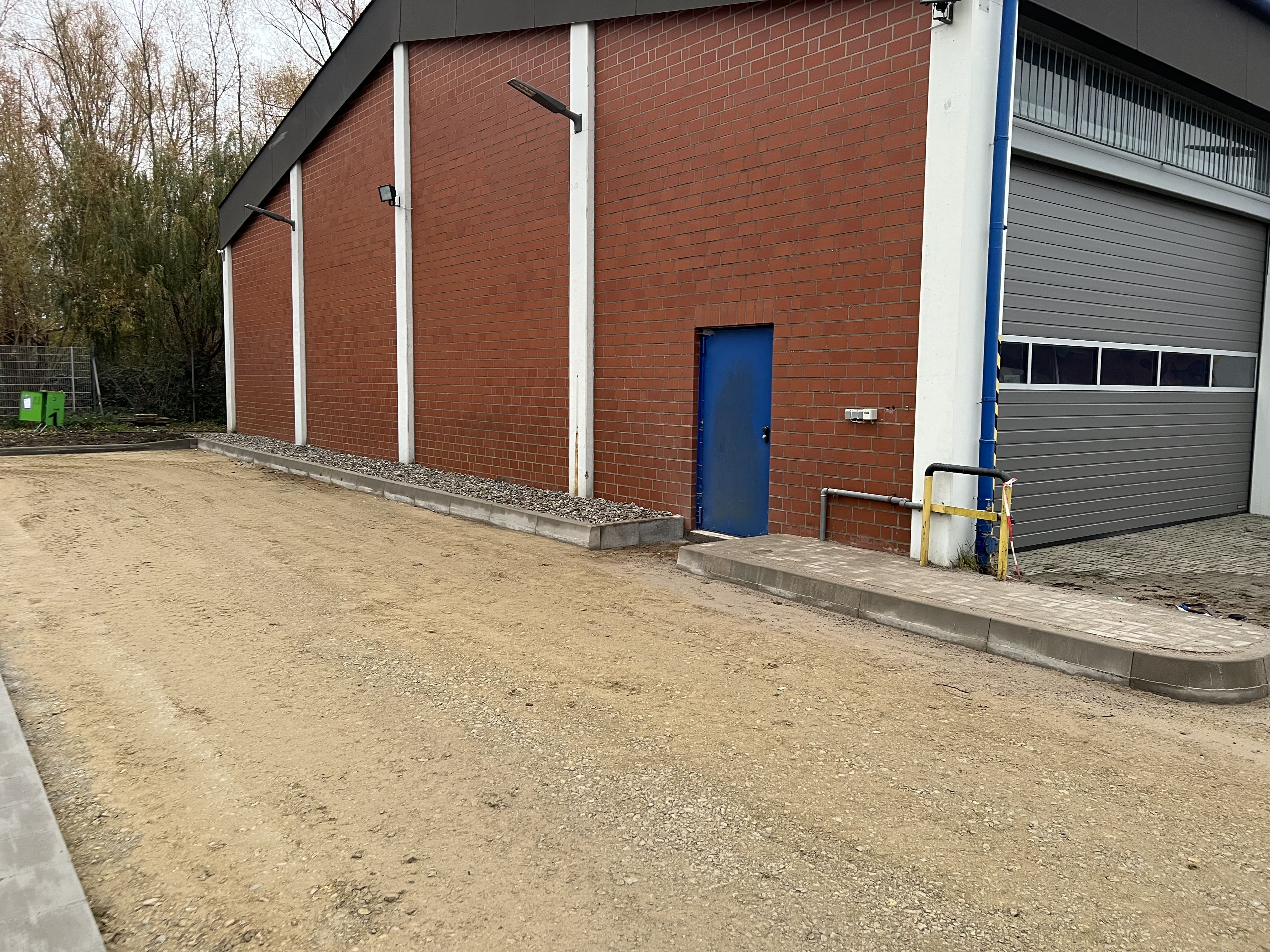 Neubau einer Fahrzeughalle in Lehrte - Außenansicht 3